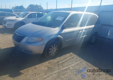 2006 Chrysler Town & Country Touring z USA, uszkodzony, nr VIN 2A4GP54L86R859955